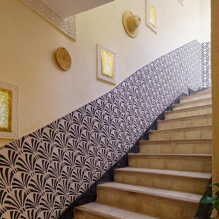 Riad 4 Chambres - Piscine & Petit Dejeuner Gratuit - Wifi Fibre Optique Marrakesh Ngoại thất bức ảnh
