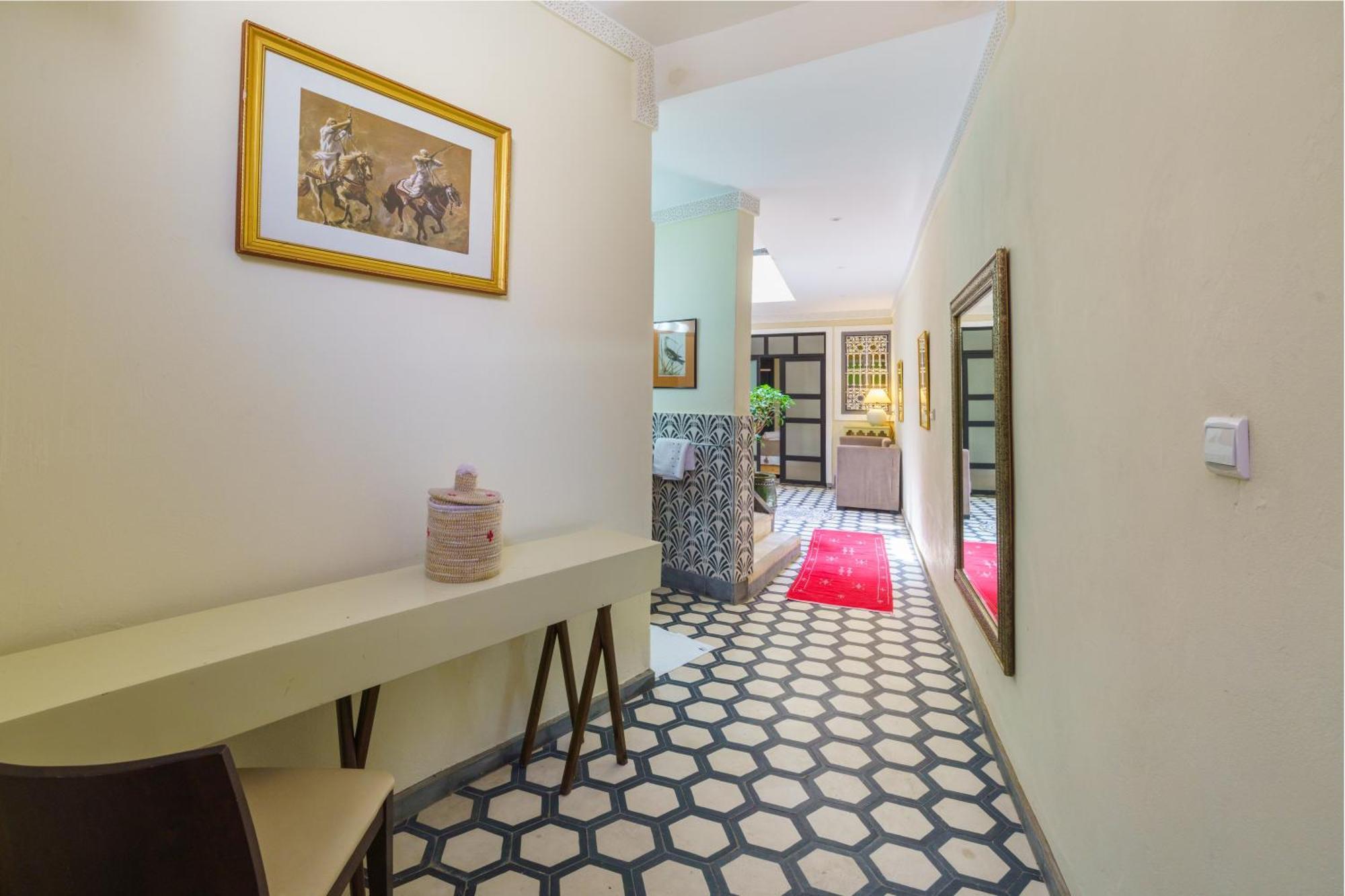 Riad 4 Chambres - Piscine & Petit Dejeuner Gratuit - Wifi Fibre Optique Marrakesh Ngoại thất bức ảnh