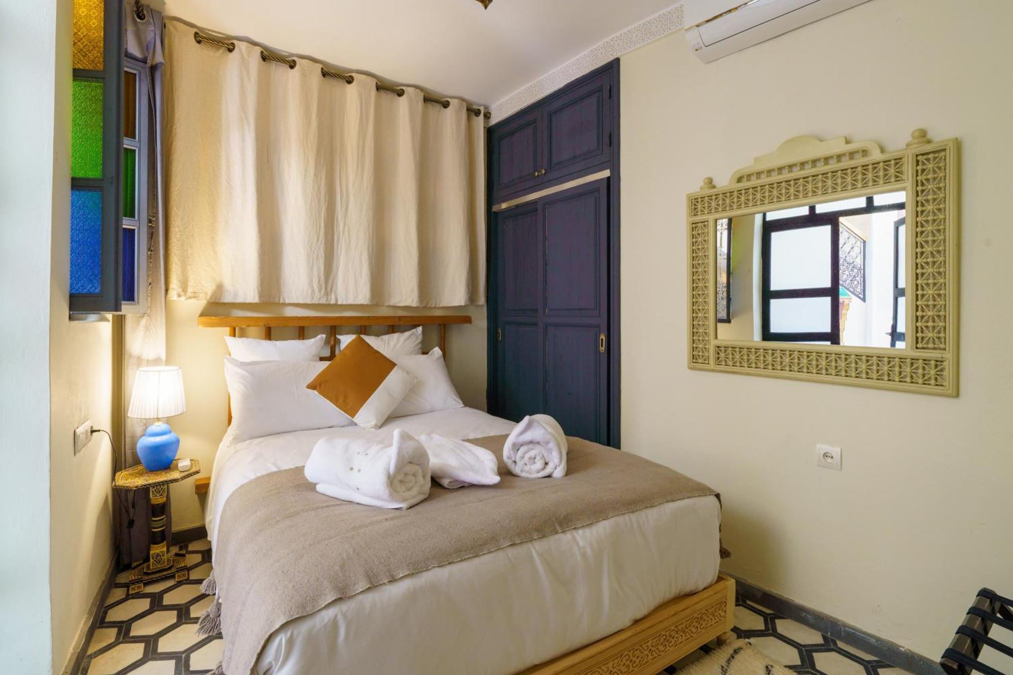 Riad 4 Chambres - Piscine & Petit Dejeuner Gratuit - Wifi Fibre Optique Marrakesh Ngoại thất bức ảnh