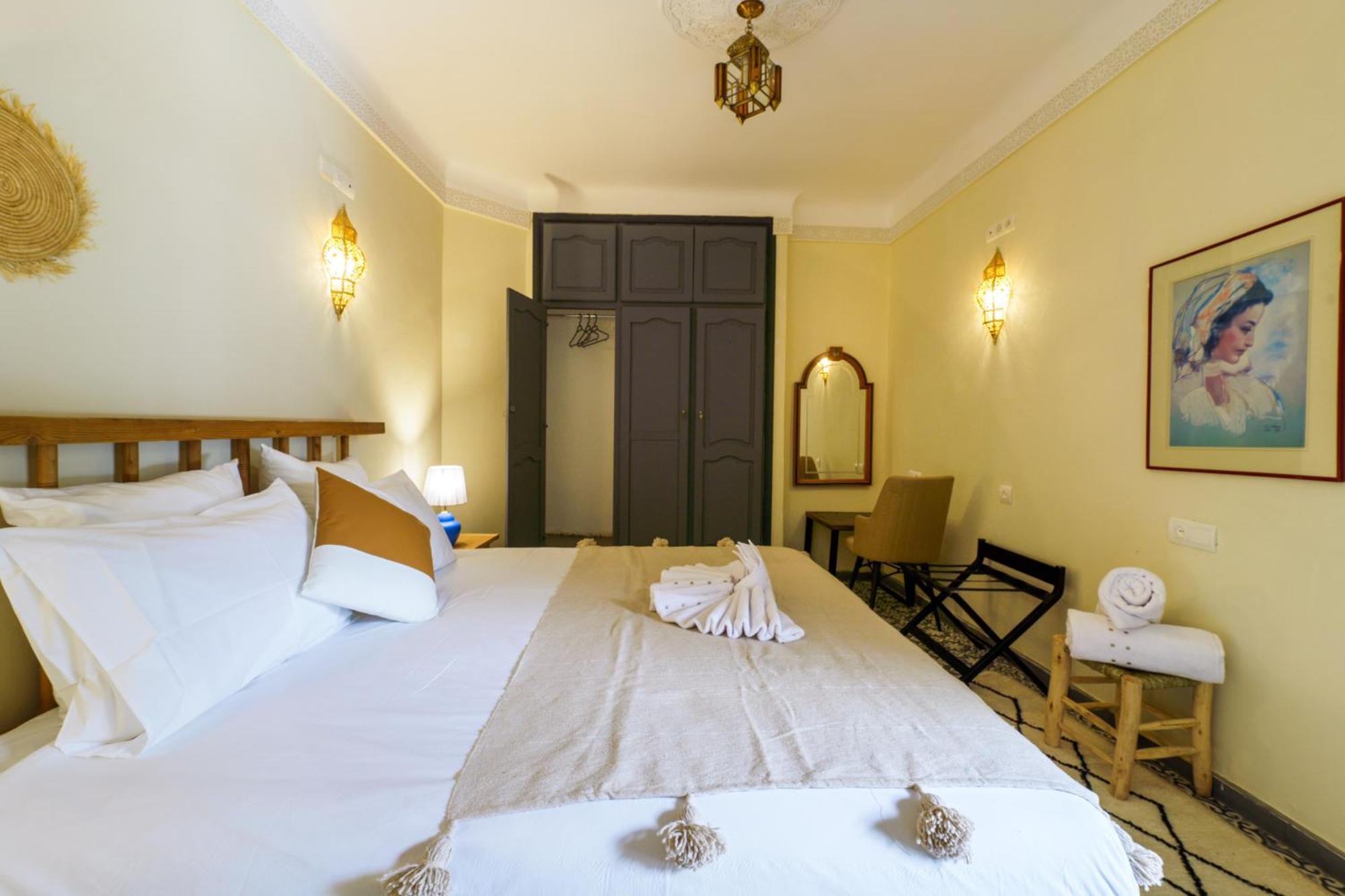 Riad 4 Chambres - Piscine & Petit Dejeuner Gratuit - Wifi Fibre Optique Marrakesh Ngoại thất bức ảnh