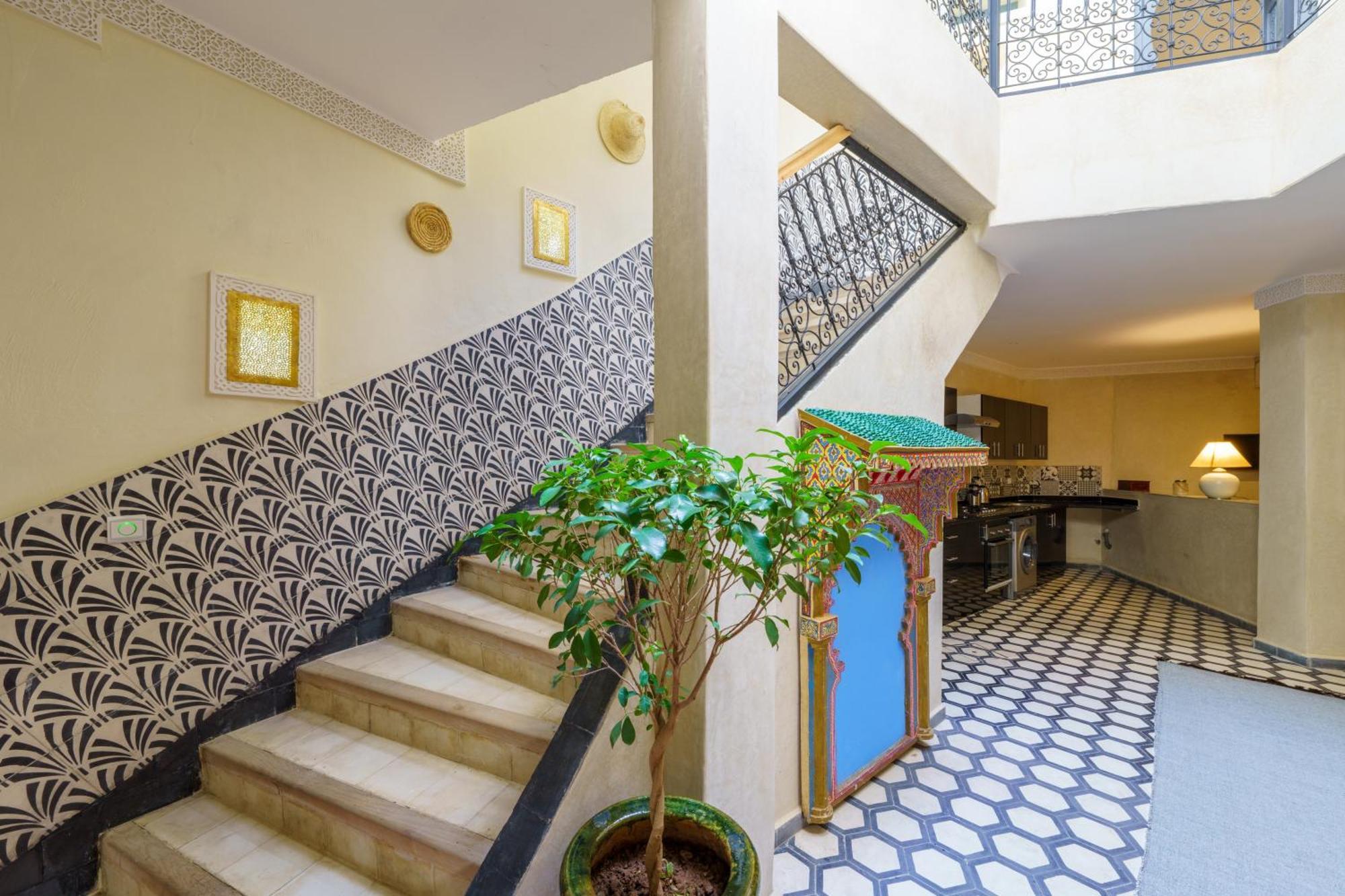 Riad 4 Chambres - Piscine & Petit Dejeuner Gratuit - Wifi Fibre Optique Marrakesh Ngoại thất bức ảnh