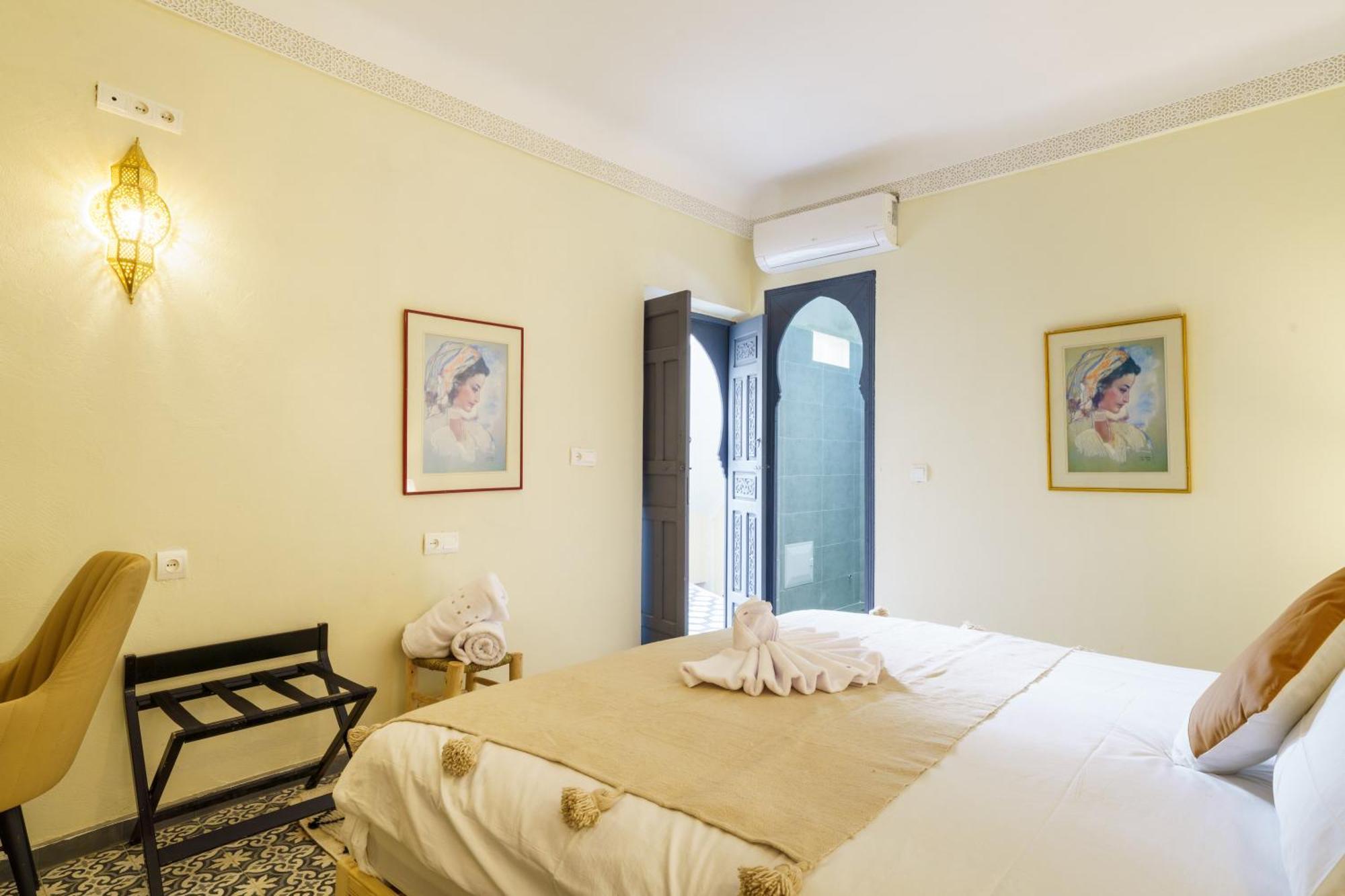 Riad 4 Chambres - Piscine & Petit Dejeuner Gratuit - Wifi Fibre Optique Marrakesh Ngoại thất bức ảnh