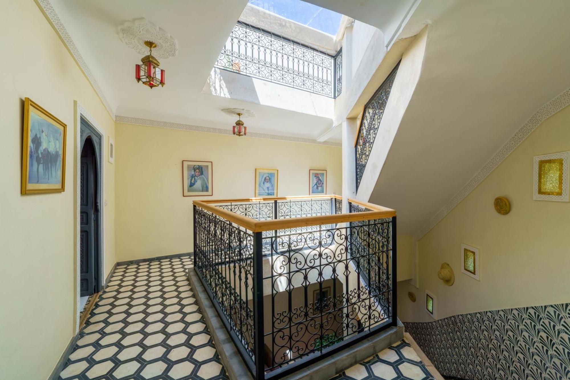 Riad 4 Chambres - Piscine & Petit Dejeuner Gratuit - Wifi Fibre Optique Marrakesh Ngoại thất bức ảnh