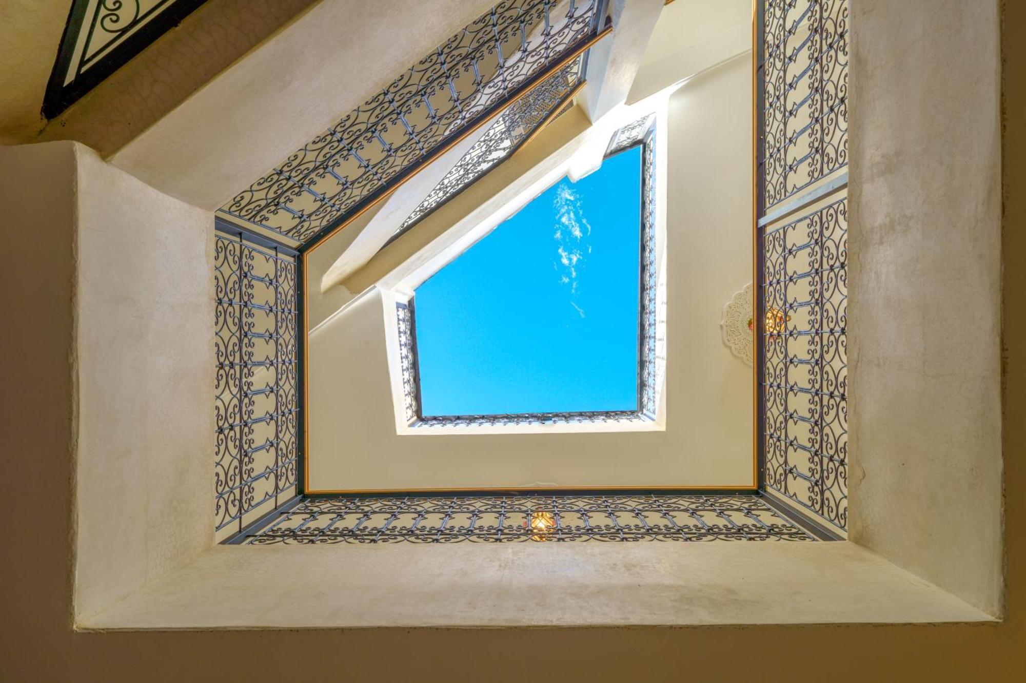 Riad 4 Chambres - Piscine & Petit Dejeuner Gratuit - Wifi Fibre Optique Marrakesh Ngoại thất bức ảnh