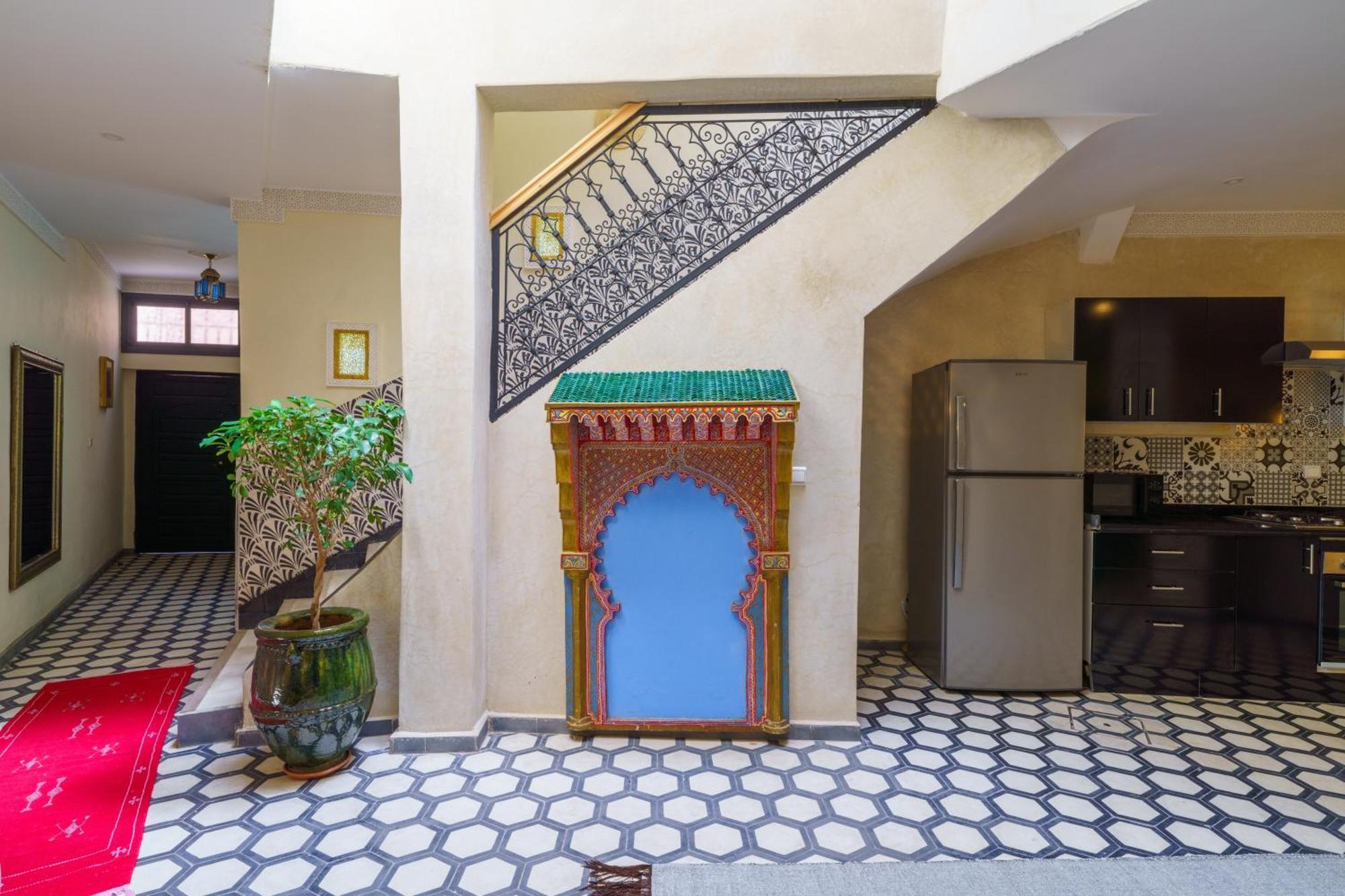 Riad 4 Chambres - Piscine & Petit Dejeuner Gratuit - Wifi Fibre Optique Marrakesh Ngoại thất bức ảnh
