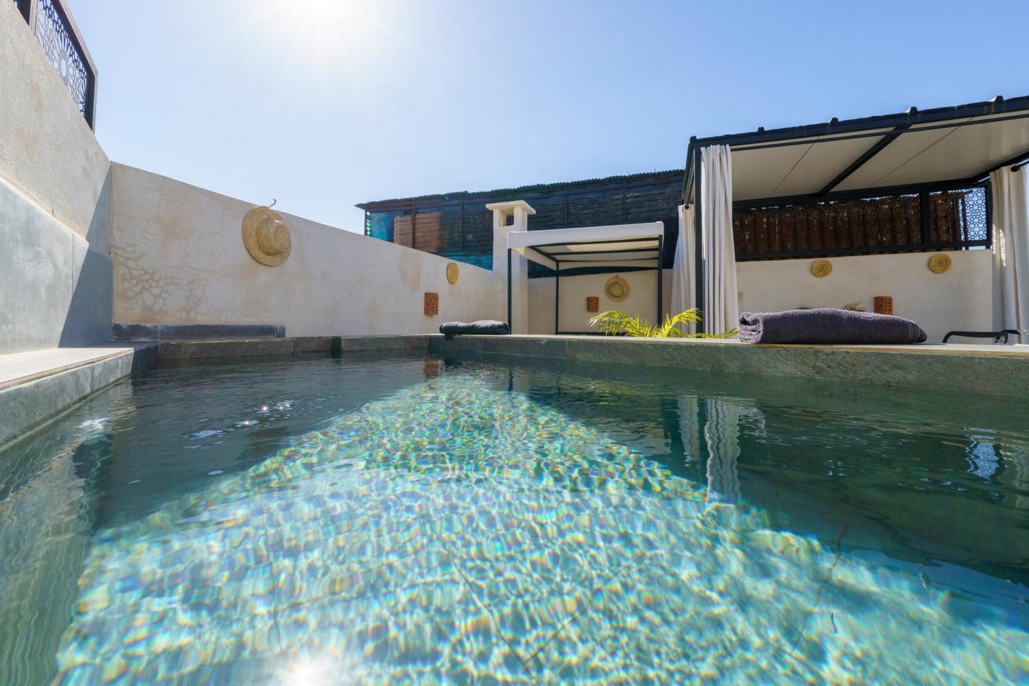 Riad 4 Chambres - Piscine & Petit Dejeuner Gratuit - Wifi Fibre Optique Marrakesh Ngoại thất bức ảnh
