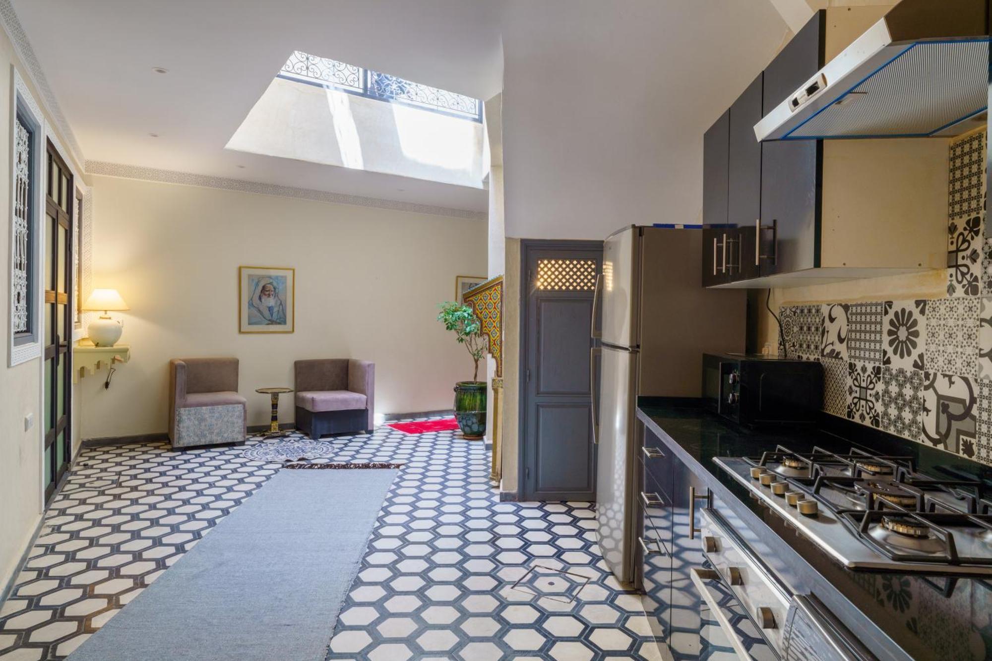 Riad 4 Chambres - Piscine & Petit Dejeuner Gratuit - Wifi Fibre Optique Marrakesh Ngoại thất bức ảnh