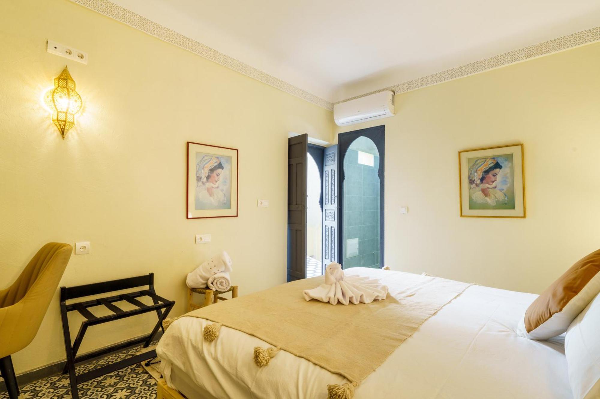 Riad 4 Chambres - Piscine & Petit Dejeuner Gratuit - Wifi Fibre Optique Marrakesh Ngoại thất bức ảnh