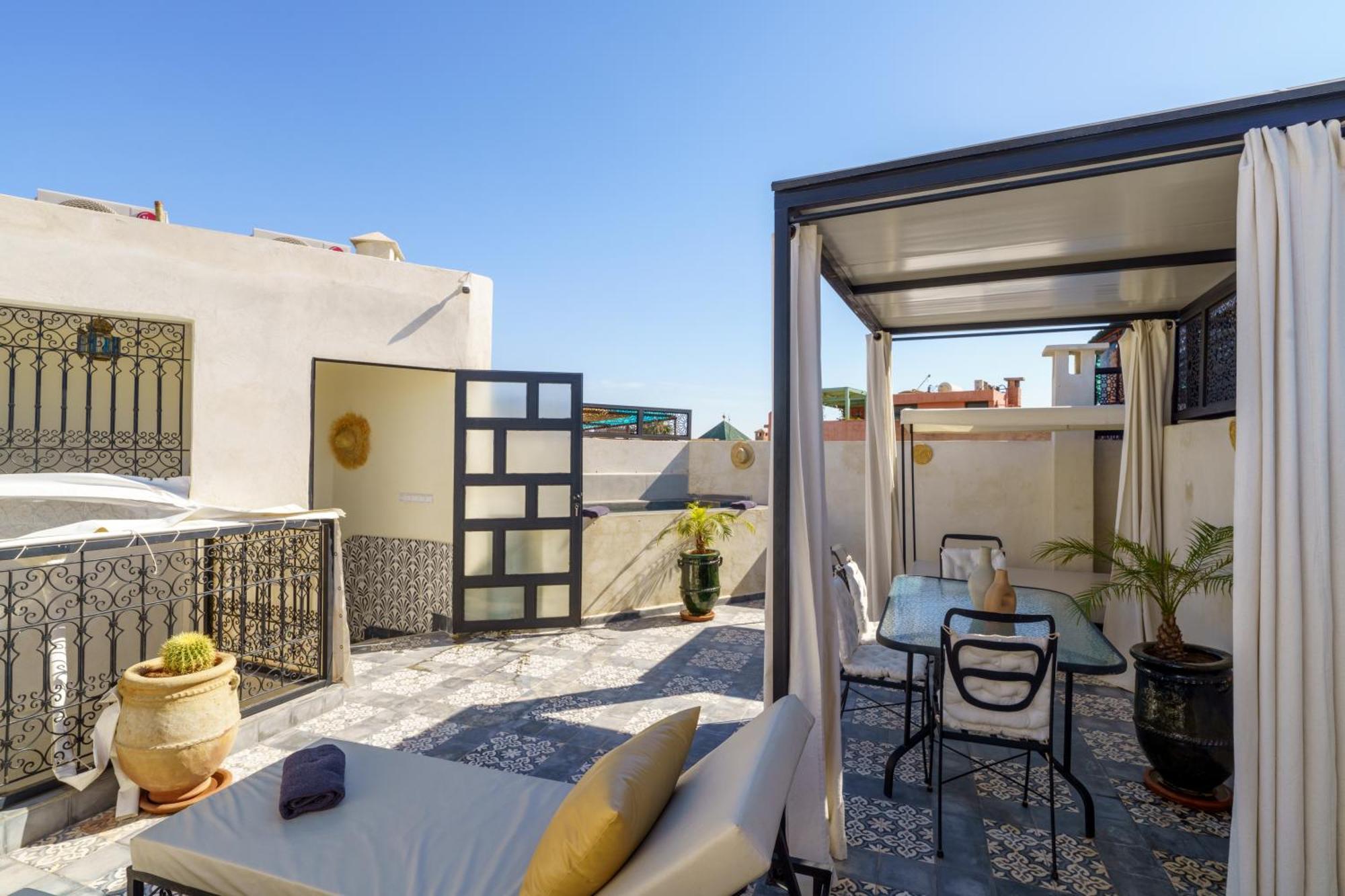 Riad 4 Chambres - Piscine & Petit Dejeuner Gratuit - Wifi Fibre Optique Marrakesh Ngoại thất bức ảnh
