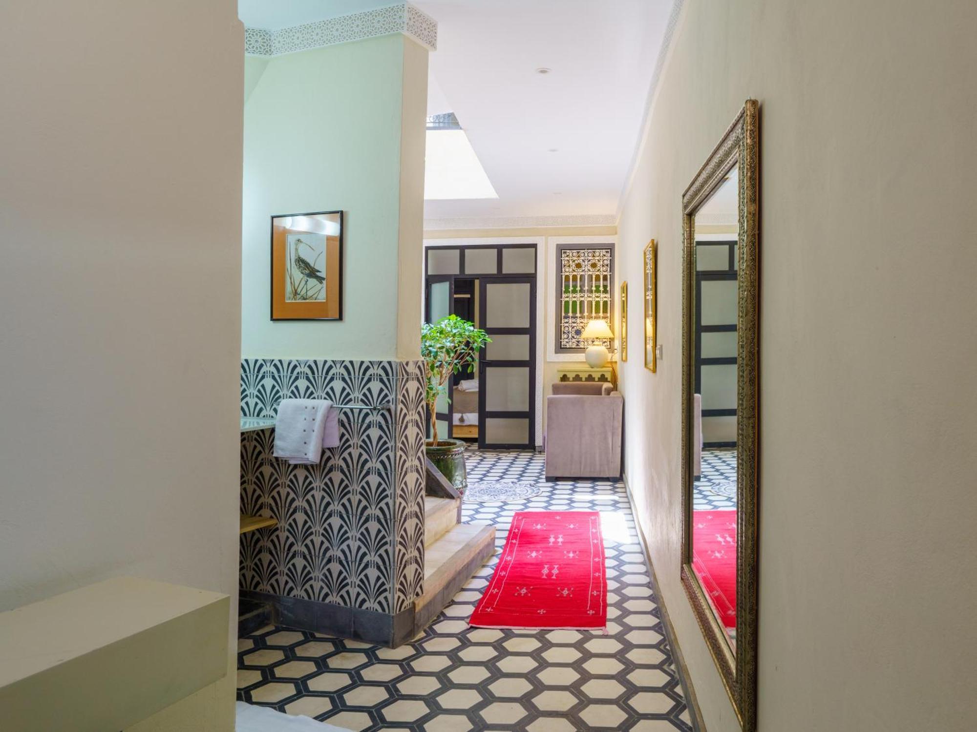 Riad 4 Chambres - Piscine & Petit Dejeuner Gratuit - Wifi Fibre Optique Marrakesh Ngoại thất bức ảnh