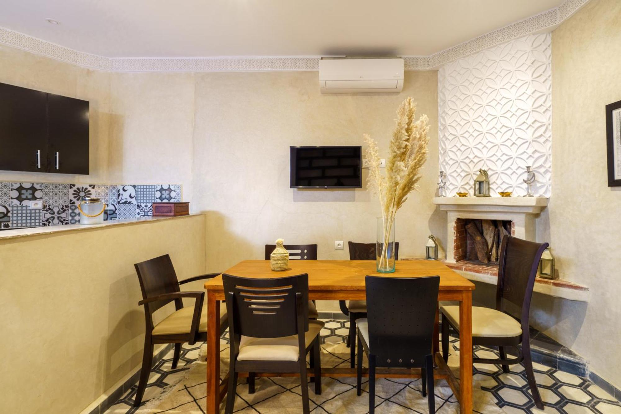 Riad 4 Chambres - Piscine & Petit Dejeuner Gratuit - Wifi Fibre Optique Marrakesh Ngoại thất bức ảnh