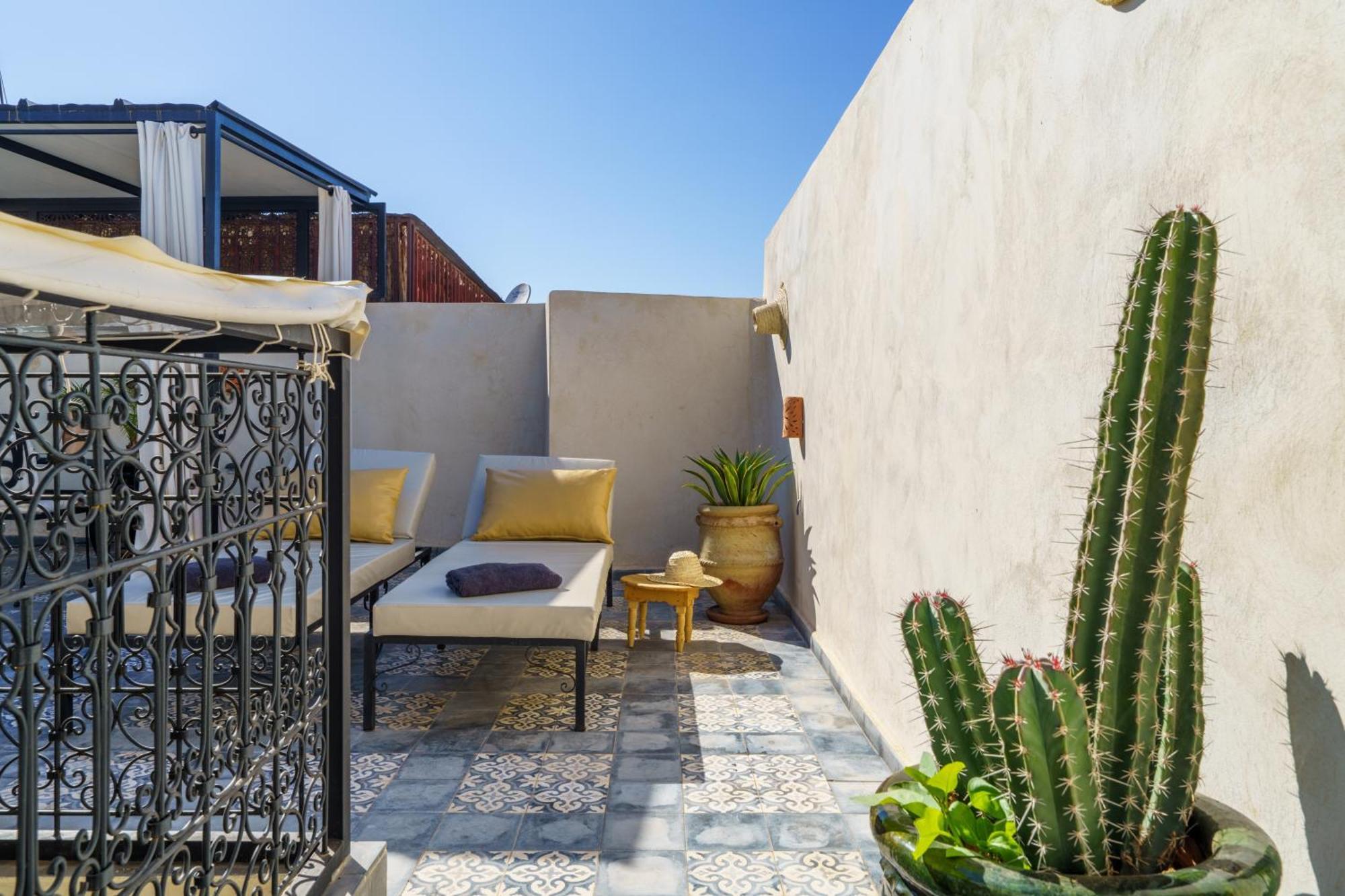 Riad 4 Chambres - Piscine & Petit Dejeuner Gratuit - Wifi Fibre Optique Marrakesh Ngoại thất bức ảnh
