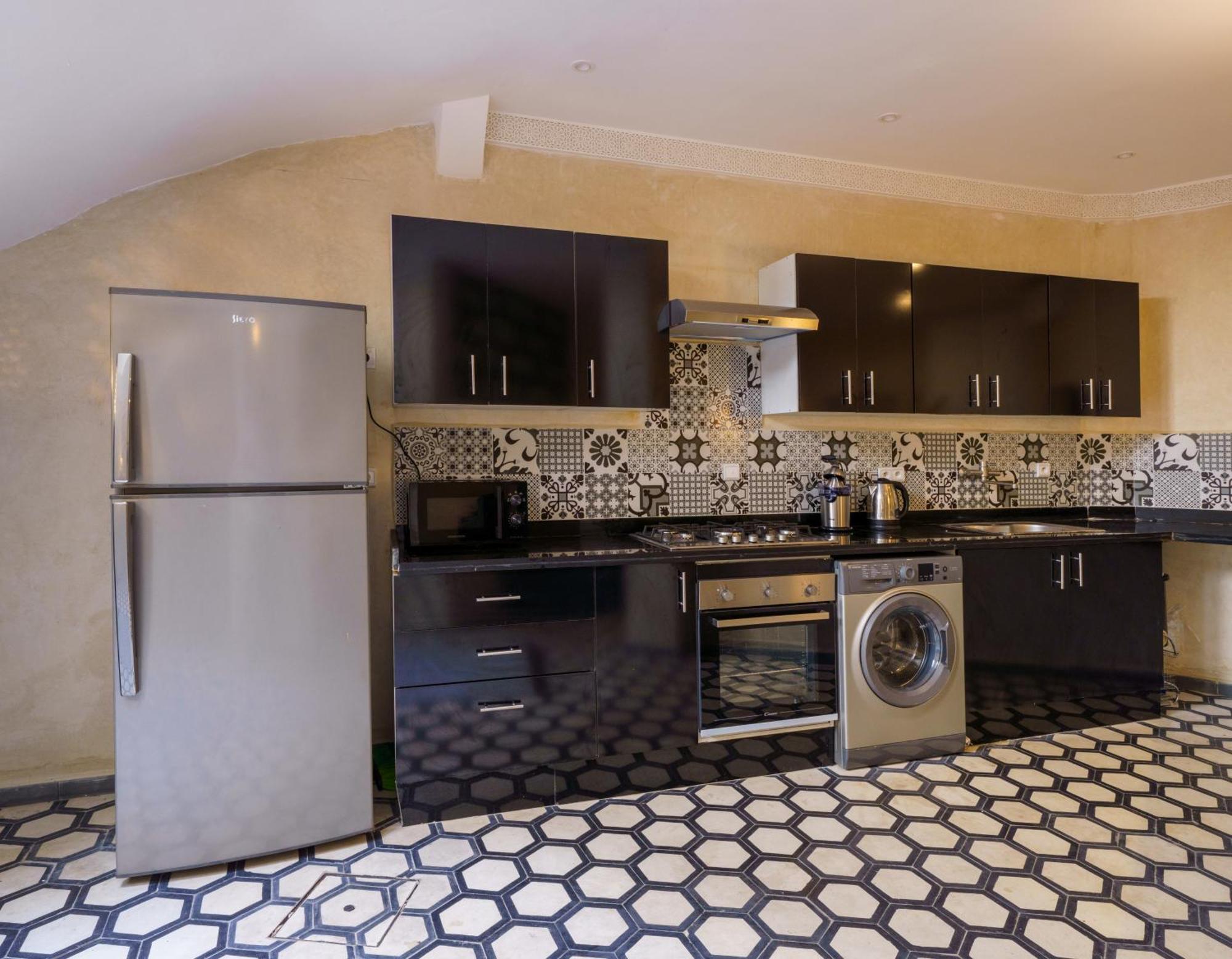 Riad 4 Chambres - Piscine & Petit Dejeuner Gratuit - Wifi Fibre Optique Marrakesh Ngoại thất bức ảnh
