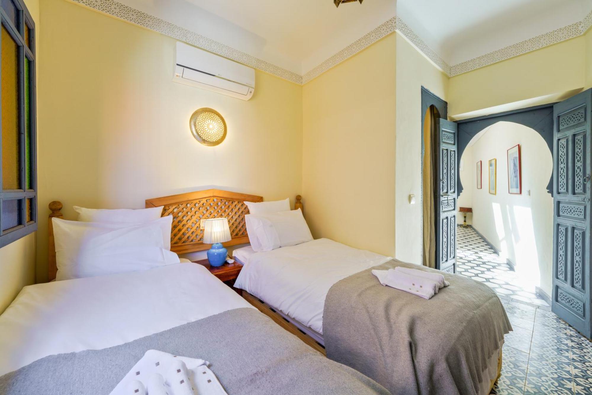 Riad 4 Chambres - Piscine & Petit Dejeuner Gratuit - Wifi Fibre Optique Marrakesh Ngoại thất bức ảnh