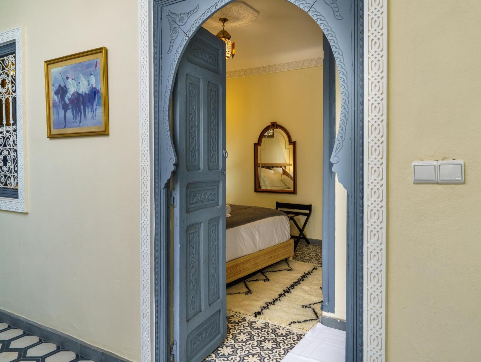 Riad 4 Chambres - Piscine & Petit Dejeuner Gratuit - Wifi Fibre Optique Marrakesh Ngoại thất bức ảnh