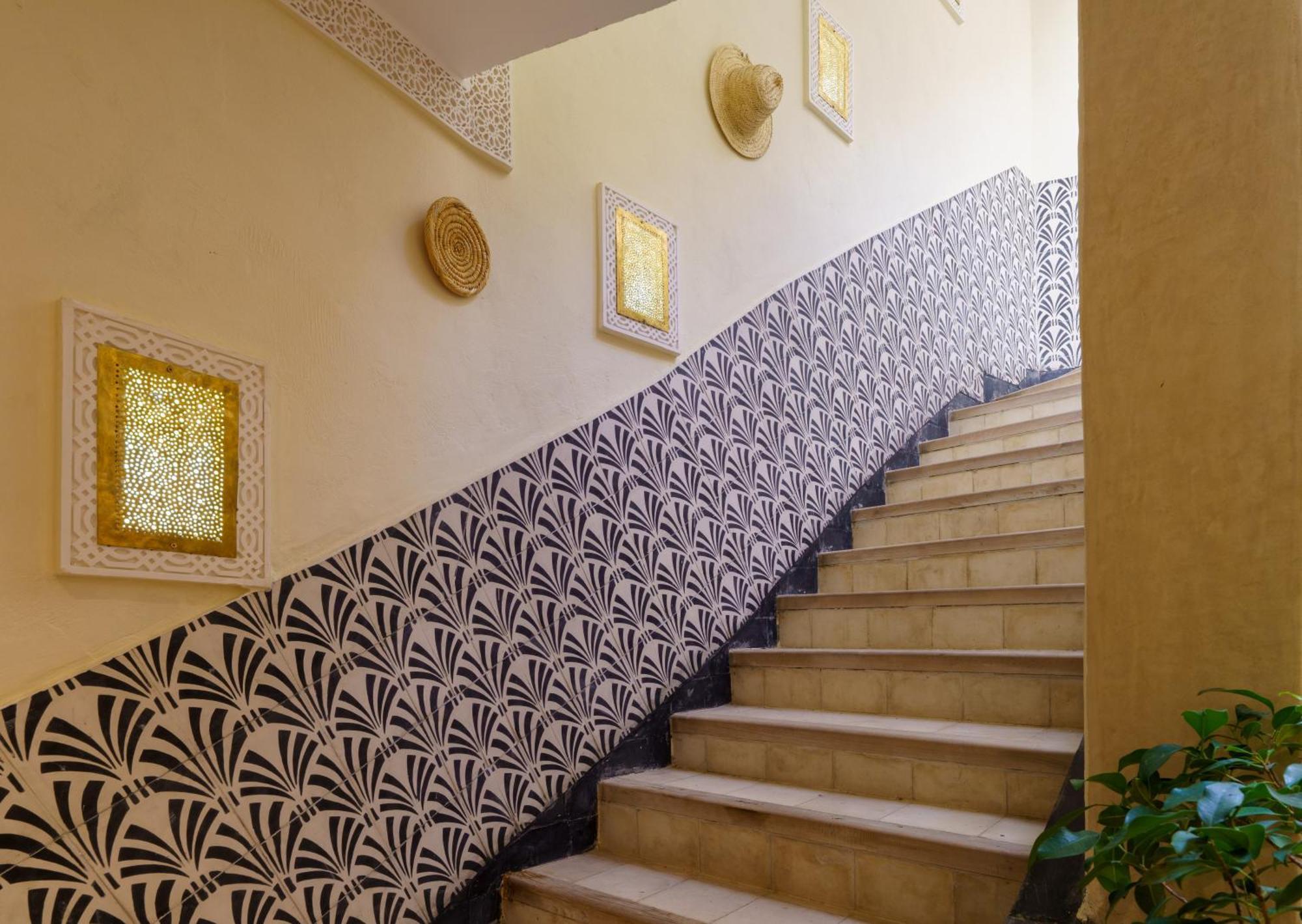 Riad 4 Chambres - Piscine & Petit Dejeuner Gratuit - Wifi Fibre Optique Marrakesh Ngoại thất bức ảnh